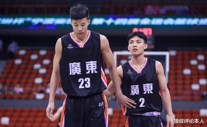 全運會|場均17+5+3！徐中鋒單手劈扣太燃了，全運會，他真可以為所欲為