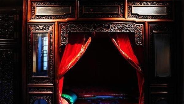 日本小姐 清朝8命连环案：妻子貌美丈夫离奇身亡，八条人命葬送真凶被凌迟