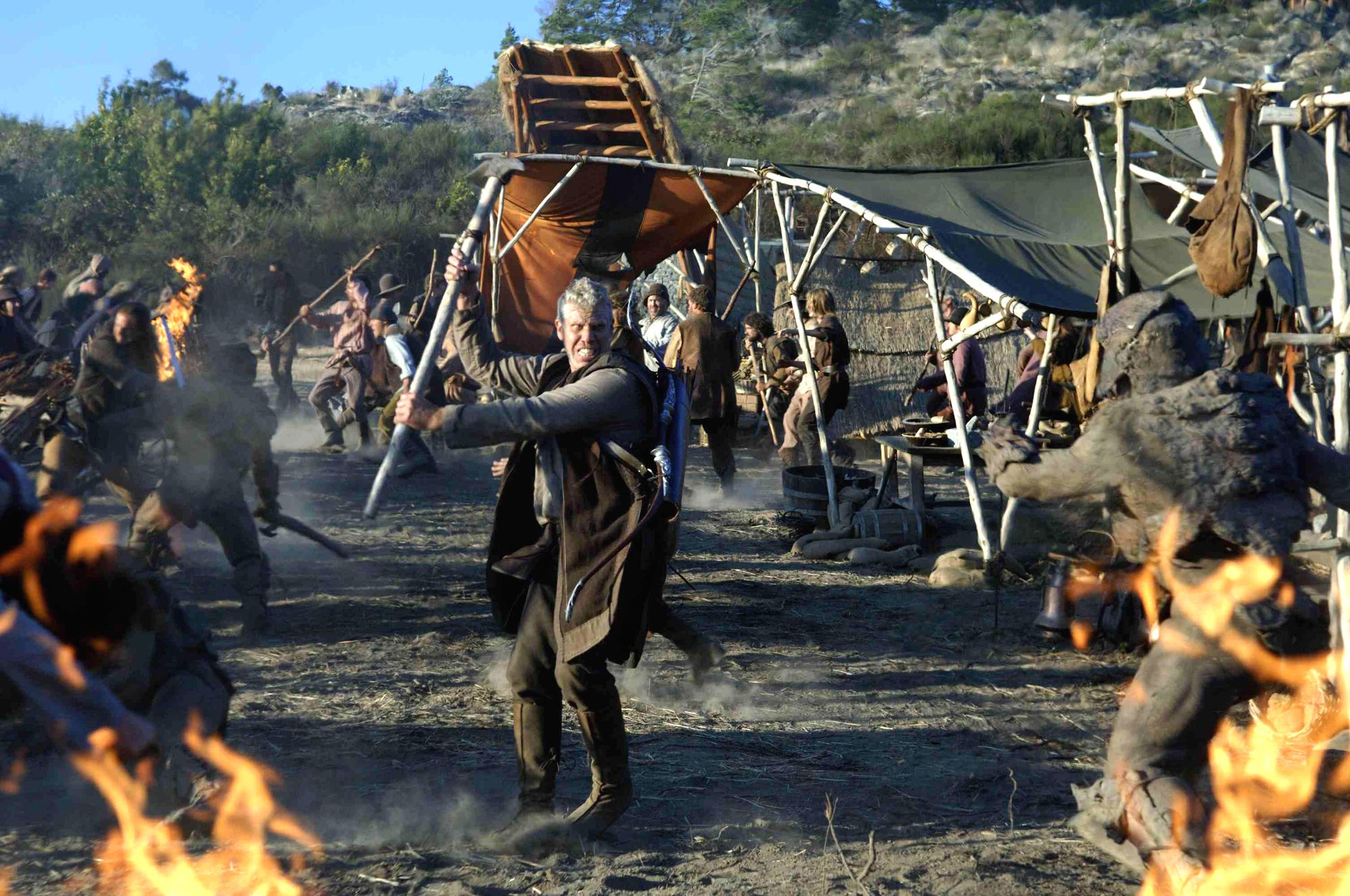 斛珠夫人|?《地牢围攻》，杰森·斯坦森和三大好莱坞美女，拍了部大烂片？