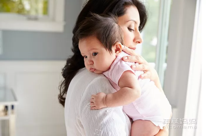 婴幼儿常识|国药育儿知识：如何判断母乳宝宝到底有没有吃饱呢？今天教大家 4 个简单的判断方法！