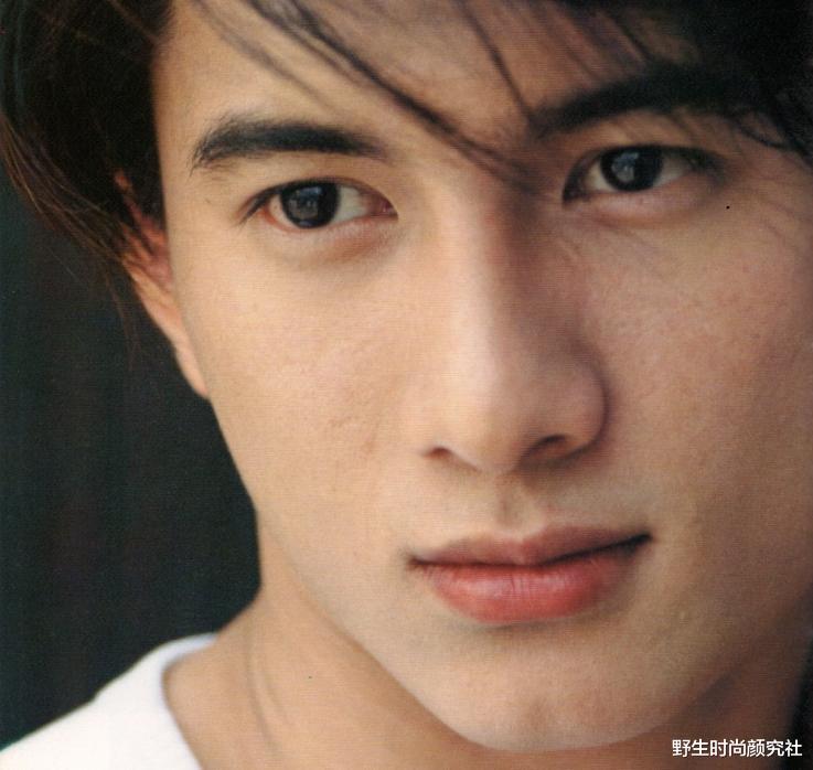 吴奇隆|现在居然有人嫌他老了？也不看看他二十年前多帅