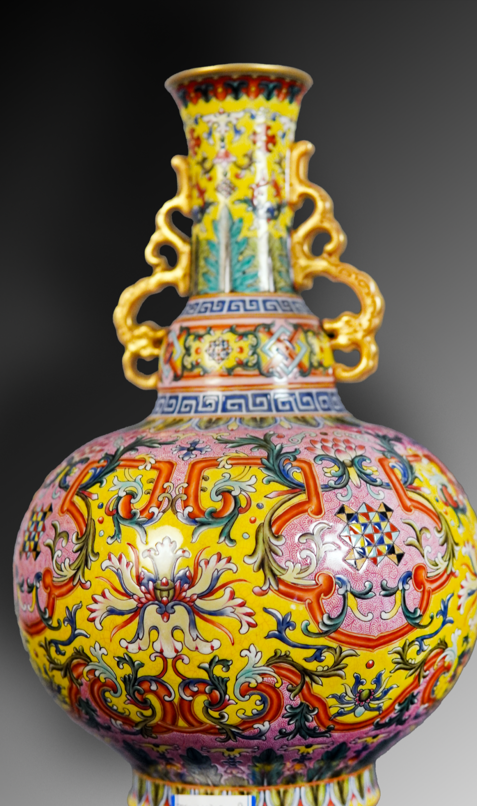 乾隆|清乾隆御制黄地漓龙耳洋彩瓶