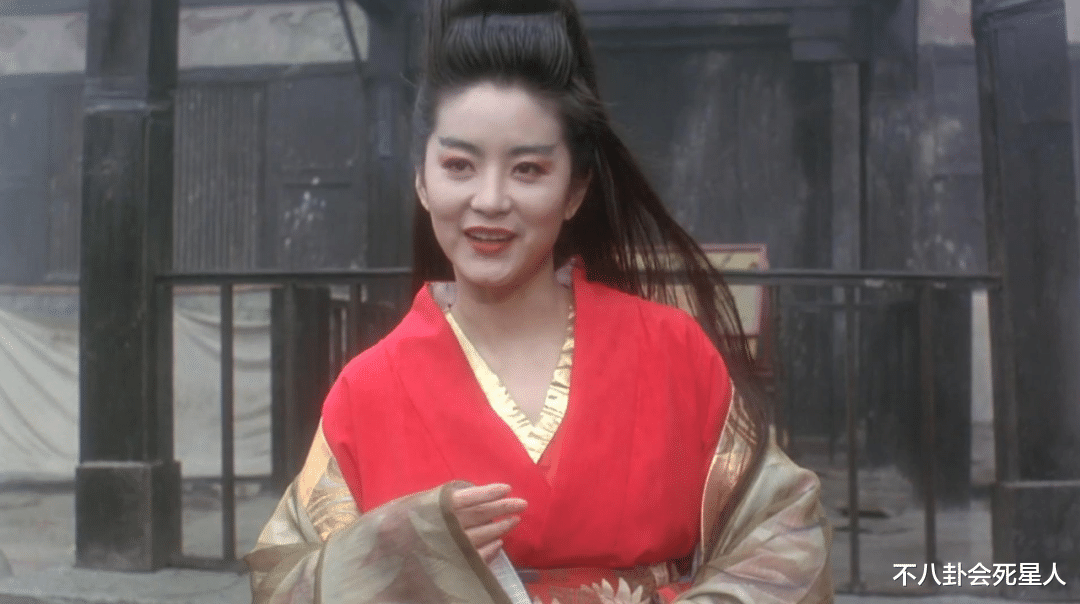 鹿晗|发腮比发福可怕！8位因发腮颜值暴跌的明星，对比堪比“毁容”