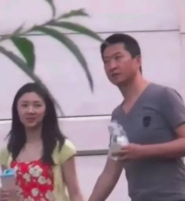 周杰|周杰丑闻风波过去，前女友照片又被扒出，他可真是不挑啊！