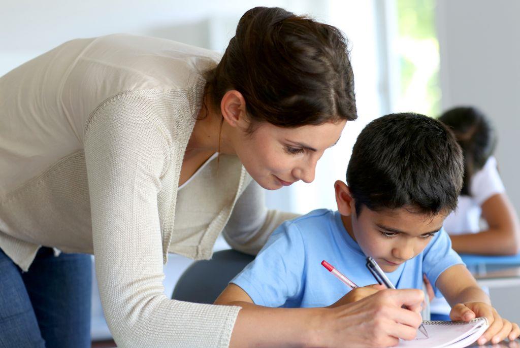 育儿铺子|孩子暑期不想写作业？学学这位“硬核妈妈”，一招轻松搞定孩子
