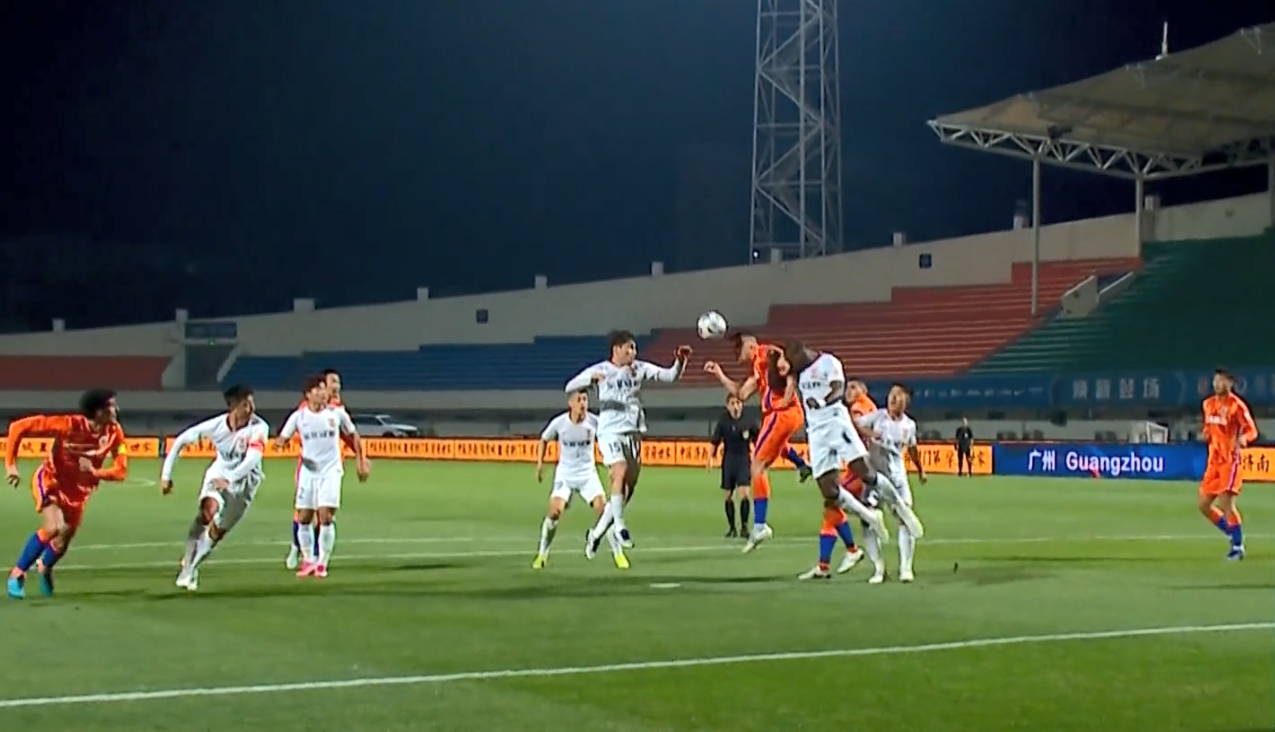 長春亞泰|半場6張黃牌！泰山隊?wèi)?zhàn)平亞泰，兩隊發(fā)生沖突，場面一度很火爆