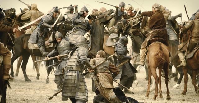 阳光语言矫正说|第一排的士兵知道会牺牲,为何还抢着往前冲?换你怎么做