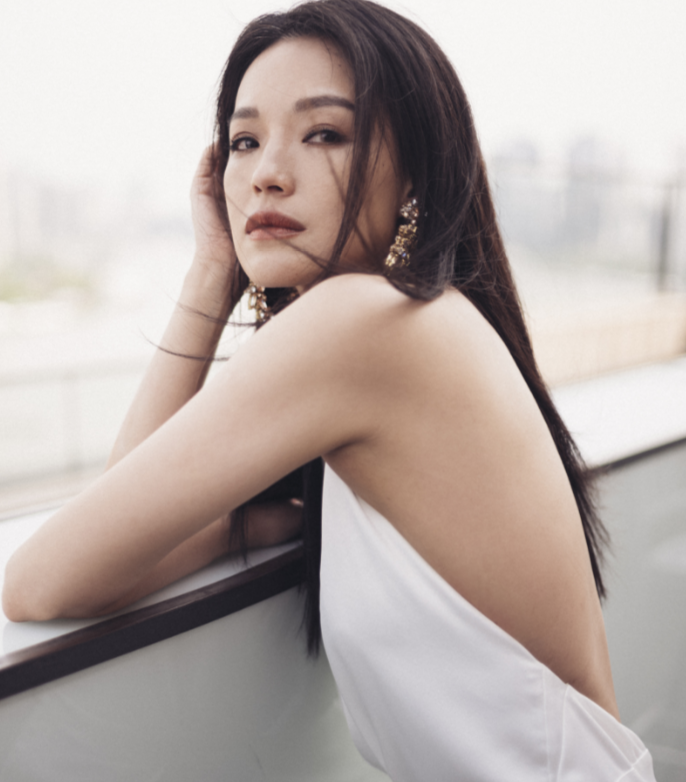 周冬雨|华语电影女演员获奖统计：周冬雨大满贯，身处顶流之位的她全无！