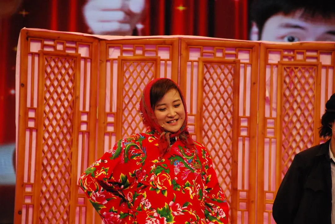 沈腾|有种“整容”叫王牌家族开播,关晓彤美得冒泡,沈腾胖得完全变样