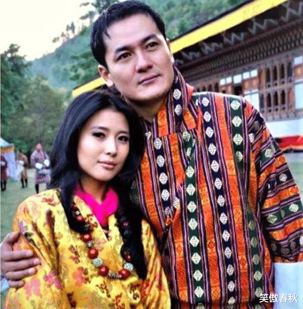 不丹老國王和兒子站一起像兄弟，娶4個親姐妹，生下5朵雪域金花-圖10