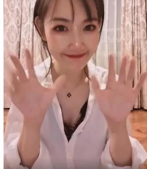 马蓉|马蓉到底有多惨，直播想通过网红翻身，却被广大网友羞辱骂下播