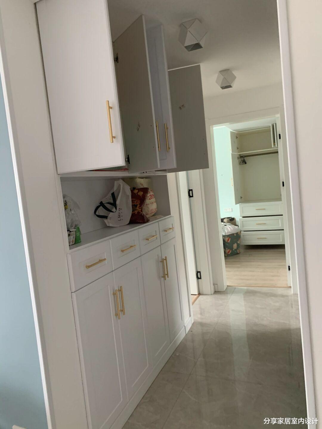 榻榻米|耗时半年新房终于完工，北欧风格很满意，过道设计柜子很实用！