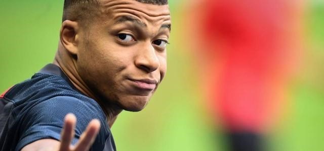 憨爸爸育儿|曼联6000万+帝星换姆巴佩 再追国米大将，德赫亚决心留队