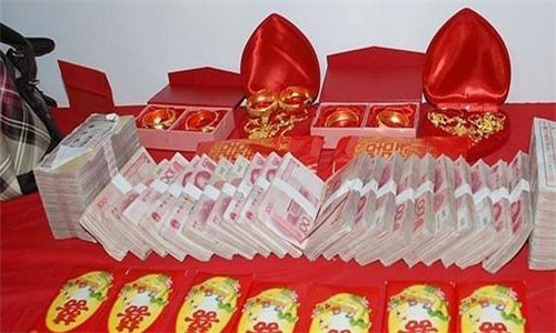 彩礼 四川一17岁新娘悔婚,遭婆家索要21万彩礼,因无力退还喝农药自杀