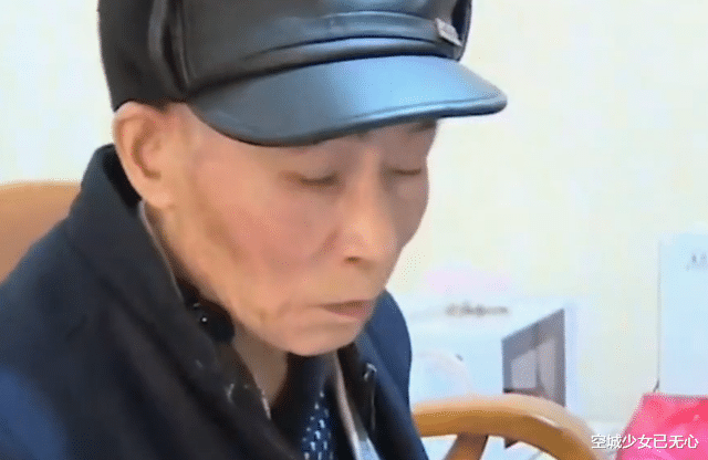 年轻人自叹不如!84岁老头深夜从8楼爬水管出门,只为见女友一面