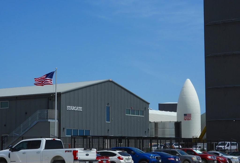 NASA 美国宇航局向SpaceX支付3亿美元，以支持该公司继续开发星际飞船