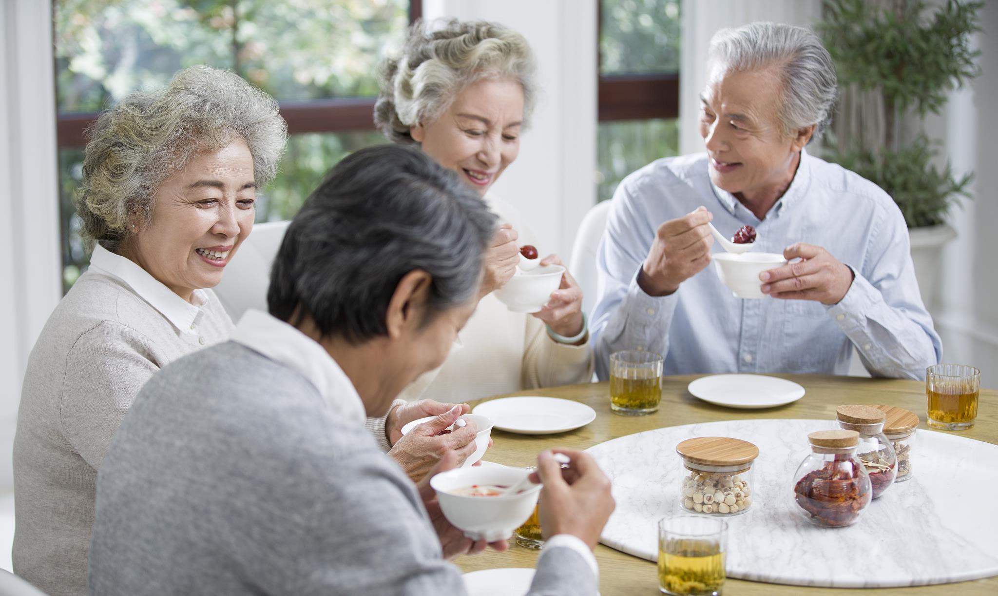 颐生缘|老年人饮食就应该清淡？别弄错了，这3点才需要坚持