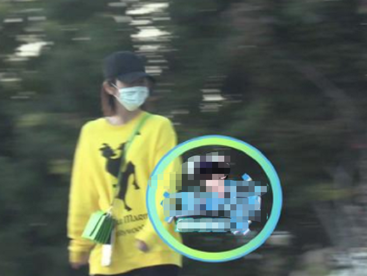 蔡依林|唐艺昕带女儿外出逛街，打扮青春时尚宛若少女，夫妻感情令人羡慕