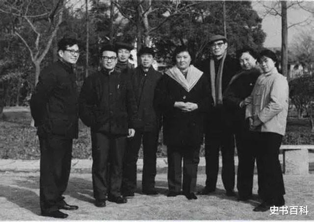 斛珠夫人|一代美神杨丽坤精神失常，28岁未婚，因药物关系一度胖到180斤