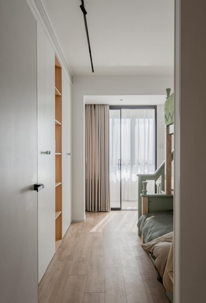 参观她117㎡新家,墙面不刷乳胶漆,也不要踢脚线,反而很高级