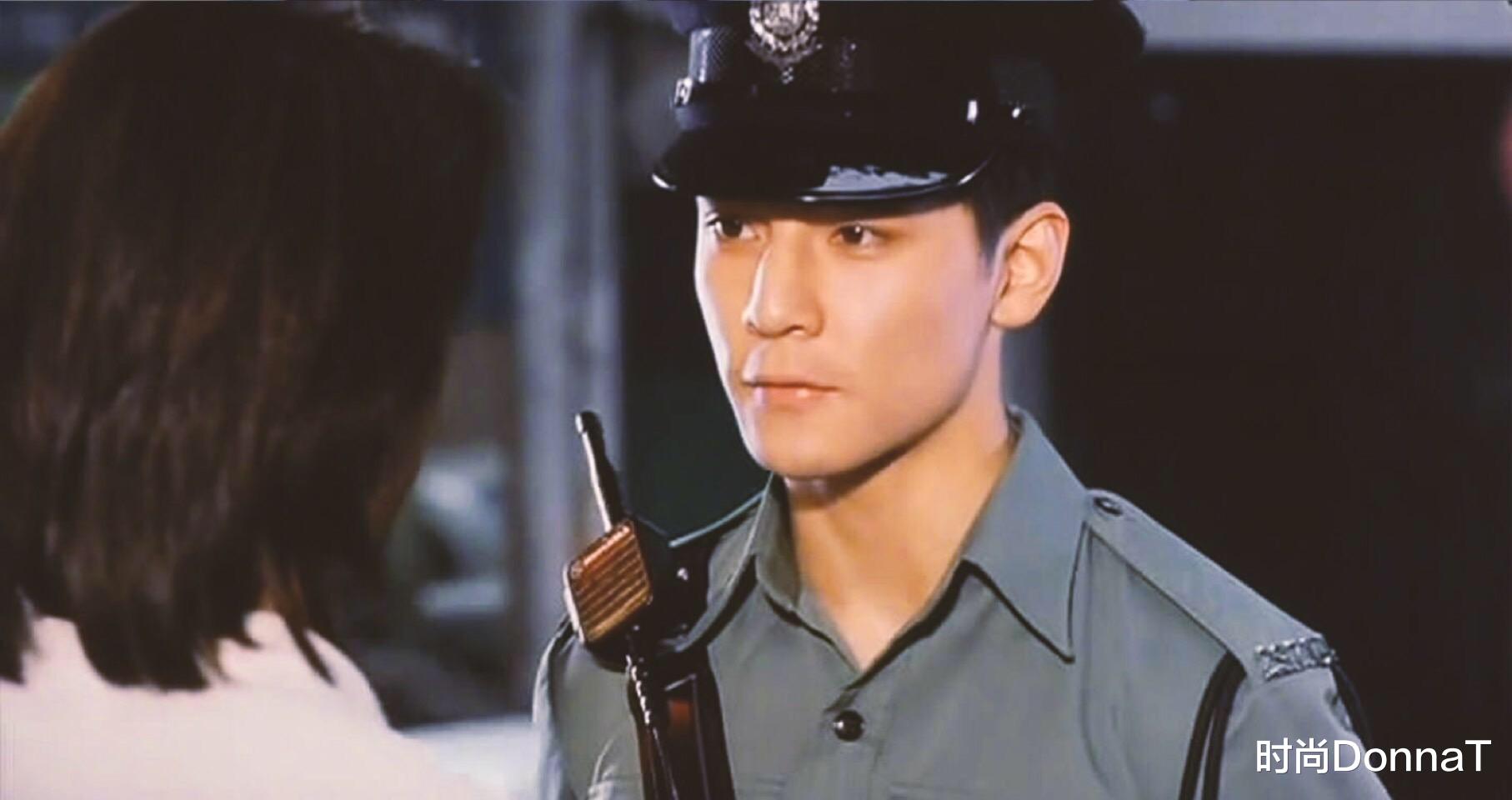 时尚DonnaT|吴彦祖现身洛杉矶首映礼,46岁的脸难挡好身材,穿西装仍时髦有型