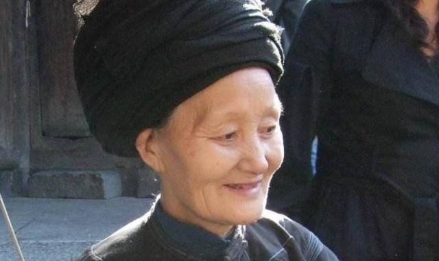 杨炳莲|以美貌出名的压寨夫人，用电脑还原18岁的模样，让网红脸惭愧