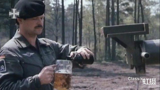 德軍有多愛啤酒？阿富汗撤軍，22.5萬升酒還沒喝，派專機去運-圖9