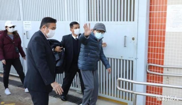 李嘉欣|93岁李嘉诚再拜亡妻，庄月明之死是否有内幕？其实跟李嘉欣无关系