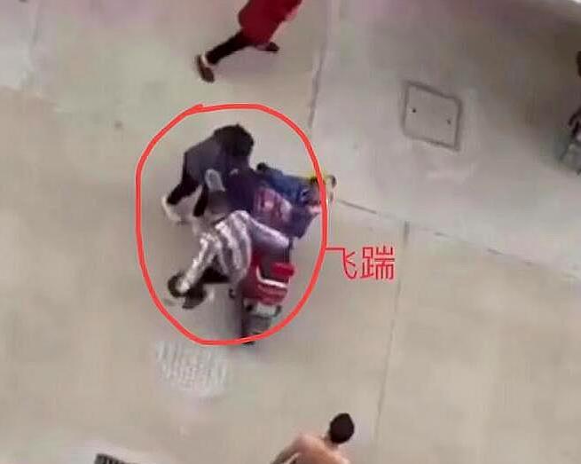 辰仔 禽兽不如！江苏一男子追着母亲打，多次飞踹扇耳光，场面令人愤怒