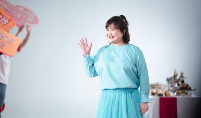 上海市|刘德华奔六状态好！“迷妹”贾玲送祝福，昔日可爱“合照”惹人羡