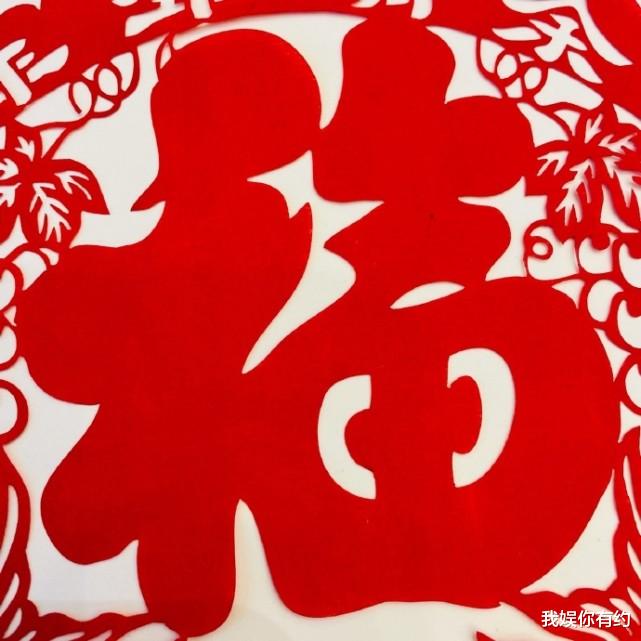 肖战|肖战陪伴家人过除夕，晒出自拍庆祝节日，无意中解锁“新”技能？