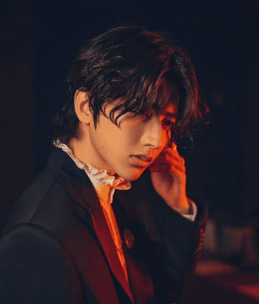 幽默搞笑神回复|蔡徐坤粉丝终于被“惩戒”!肆意控评谩骂,处理9650个相关账号