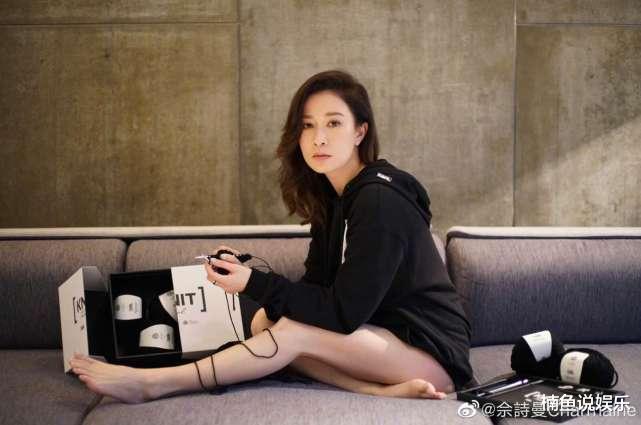 西装|佘诗曼终于换风格！黑色西装搭配短发尽显干练，霸气女总裁好帅气