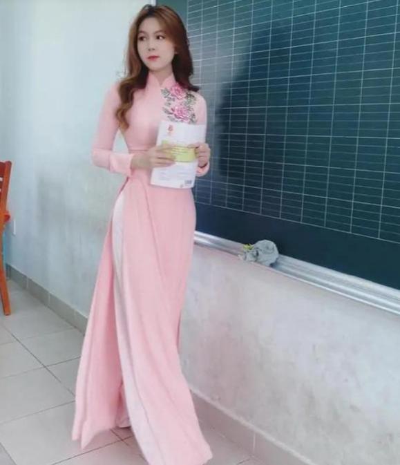 长腿|越南女教师因照片走红，S型身材让人羡慕，大长腿堪比“腿模”