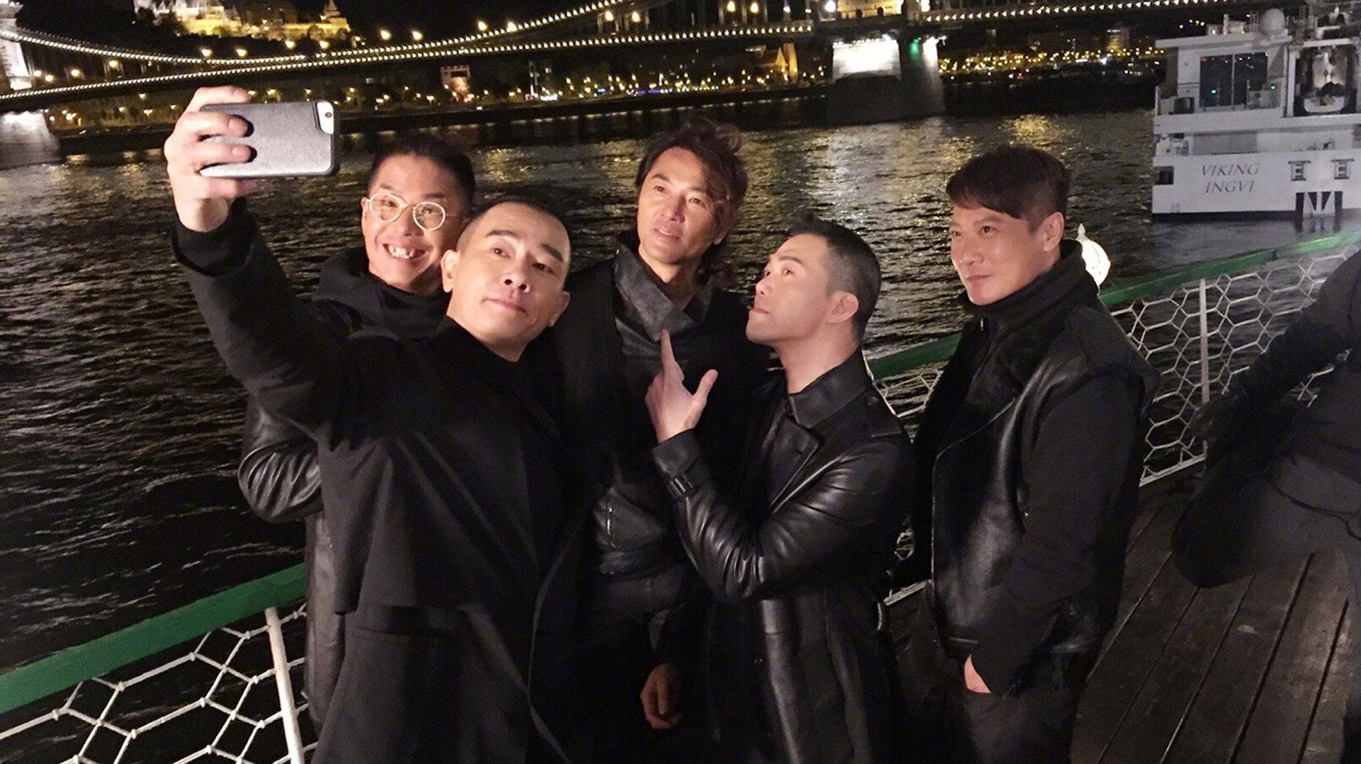 陈小春|陈小春身价上亿，一辆旧车10年不换，看到车标后，是我也不换