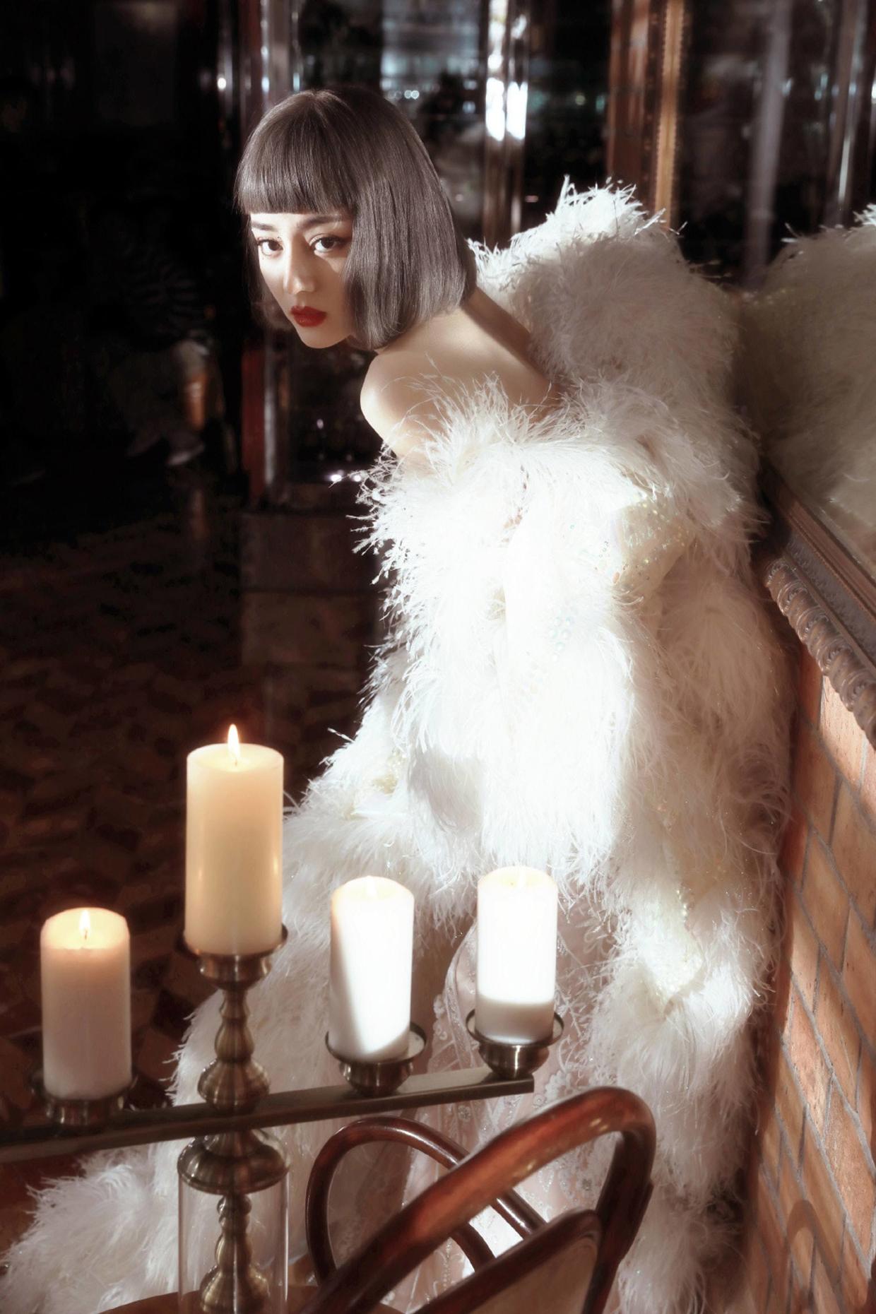 迪丽热巴|微博之夜｜杨幂贴身长裙成焦点，迪丽热巴为复古穿５年前晚装?