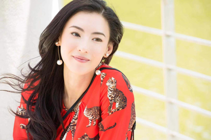 朱时茂|张柏芝三胎儿子终于露正脸，眼睛凸显优秀基因：真是老天爷赏饭吃