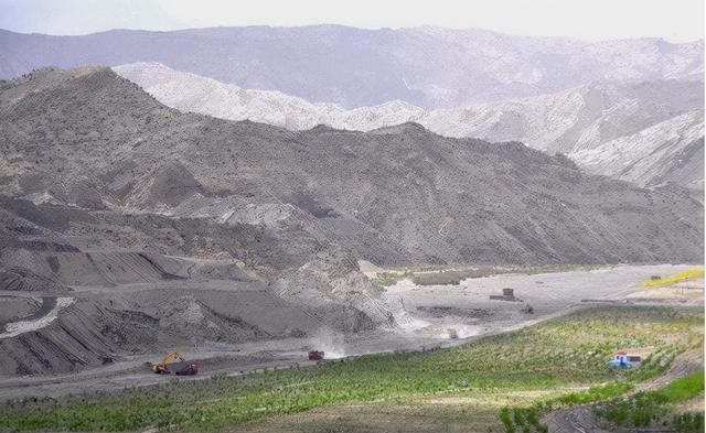 贺兰山煤层已烧了300年，每年亏损10亿，白烧亿吨煤，为何不灭？