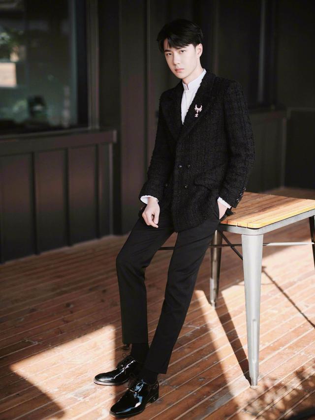 风起洛阳|王一博现身《风起洛阳》发布会 戏里戏外俊朗矜贵