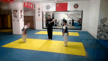 书尽心生|神回复:如果给你200块钱,就因为你长得太丑,你会接受这钱吗?