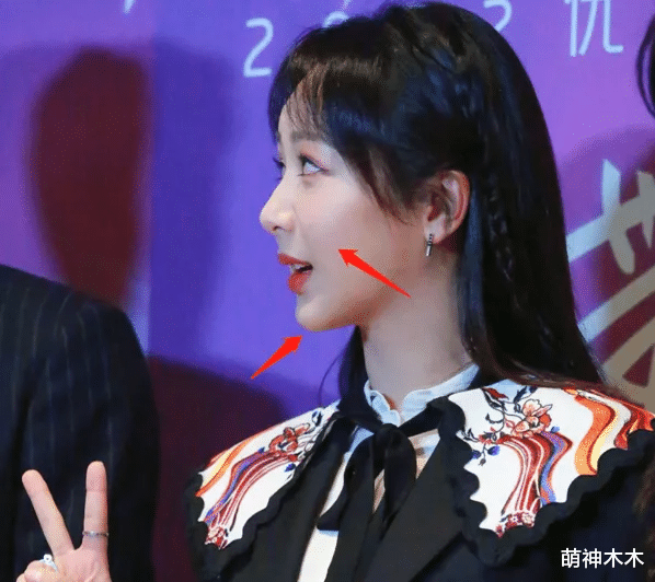 杨紫|杨紫最新生图发福，苹果肌凸起肿胀感明显，粉丝吐槽妆发失败