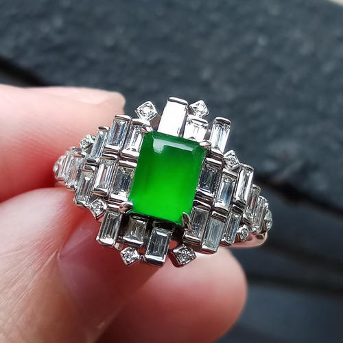 钱币|你适合梨形还是马眼形的戒面呢?戴上心形翡翠,爱情剧就会来吗?