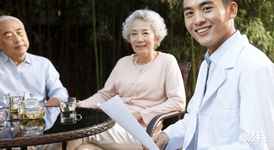 人民币 社保没交满15年的人“恭喜”了！新规下，2021年起按以下方式处理