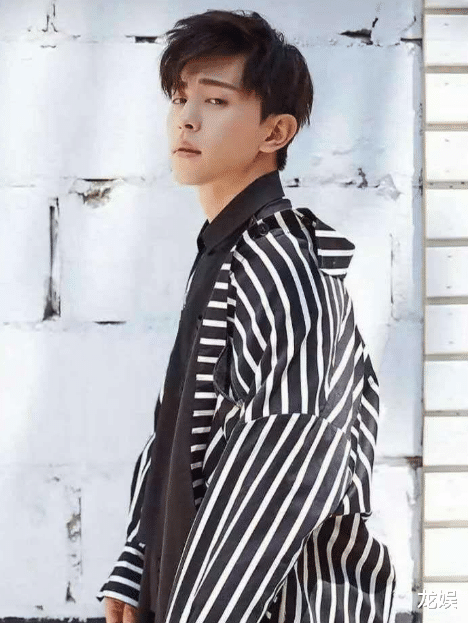 肖战|郑爽糊了？任嘉伦皮肤黑？肖战采访？王一博风度？邓伦电影？