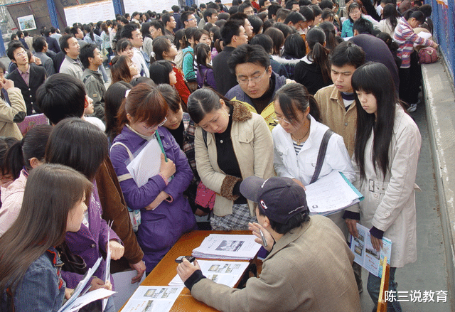 |2021大学暑假时间确定，但还有个坏消息，让大一新生无法接受