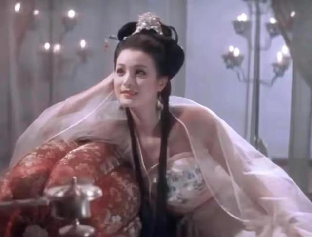 陈红|尖嘴猴腮别硬吹神颜，9位女星告诉你，古典美人从来都是珠圆玉润