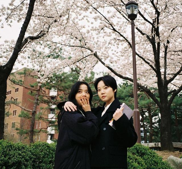 金美秀|《雪滴花》Jisoo丁海寅等同剧演员悼念金美秀，207号室友们全悲哀