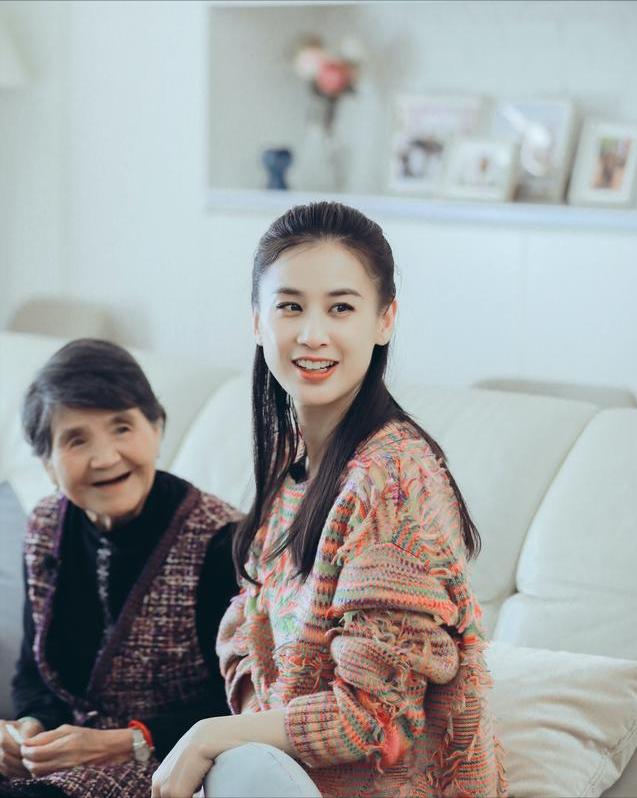 张天爱|黄圣依的婆婆：五个子女的幸福老母亲，我是儿媳的头号粉丝