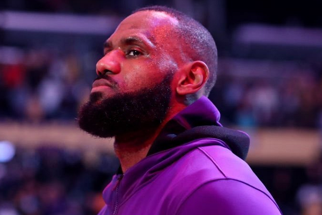 老鹰队|32分8板9助！就在今天，2项前无古人的NBA纪录被詹姆斯达成了