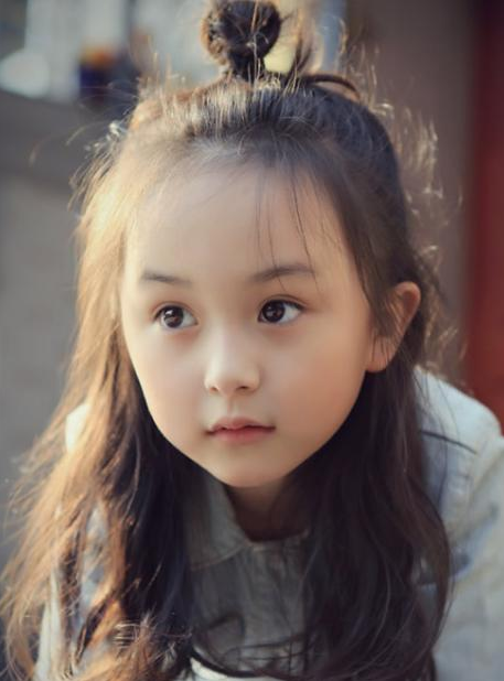 芈月|2岁出道就年入百万的“小芈月”，全网禁止整容，今长大变成这般